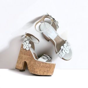 MICHAEL KORS COLLECTION White Leather Kork platform Heel with Daisy Detail 7.5